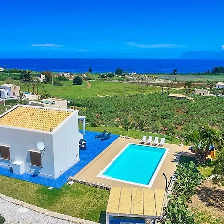 Ananda Villa *