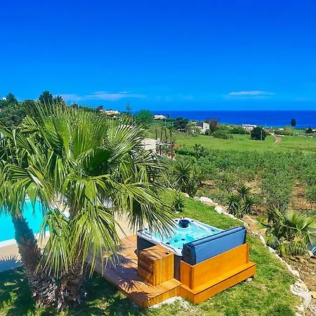 Ananda Scopello (Sicily)