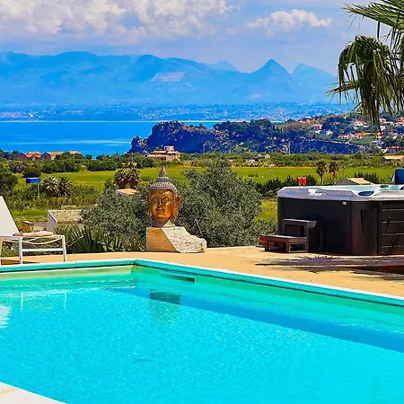 Ananda Scopello (Sicily)