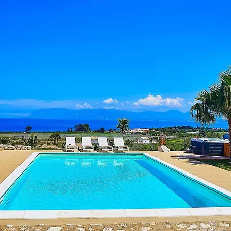 Ananda Scopello (Sicily)