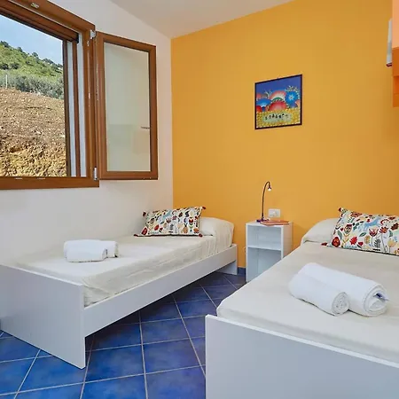 فيلة Ananda سكوبيلو