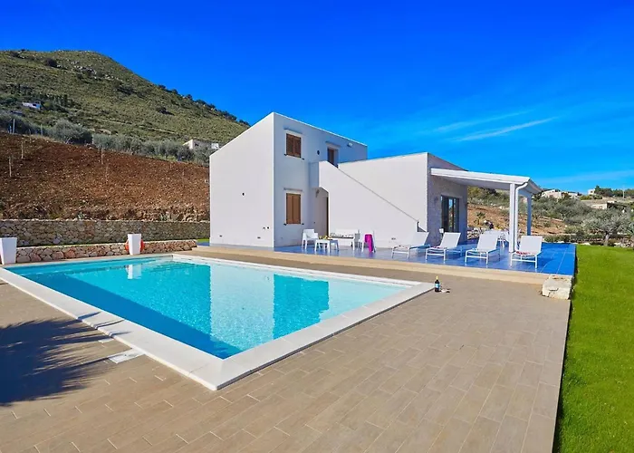 Ananda Scopello (Sicily)